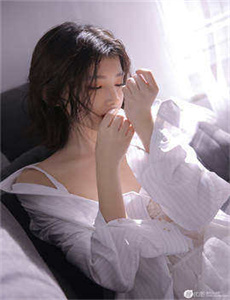 天才在左疯子在右