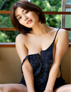 驼路神卦女
